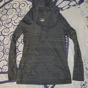 Thin hooded pullover